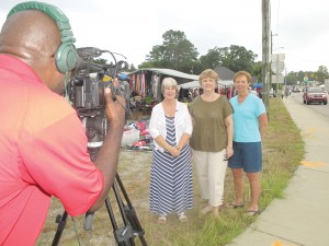 Organizers for this year’s Big Grab event, Denise Jones (Ridgeway), Terry Vickers (Winnsboro) and Jean Bell (Blythewood), kicked off last year’s Big Grab with an early morning interview with WLTX-TV in an already crowded downtown Blythewood. 