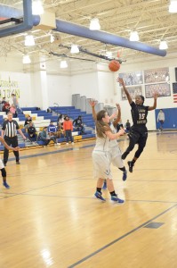 Tanise Davis (15) dropped in 23 points to lead the Lady Griffins Tuesday. (Photo/DeAnna Robinson)